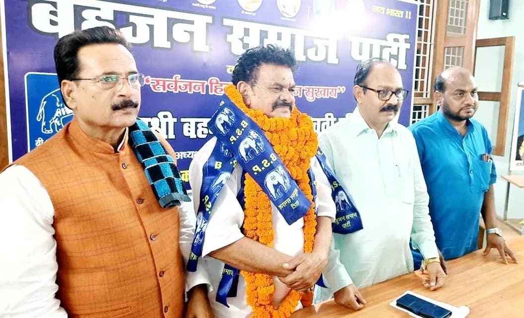 पूर्व सांसद कामेश्वर बैठा का राजद से इस्तीफा, बसपा में शामिल