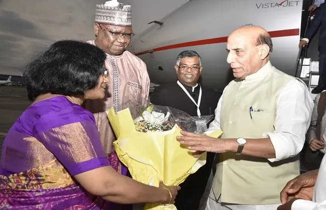 रक्षा मंत्री राजनाथ सिंह से मुलाकात करके नाइजीरिया में झूम उठे प्रवासी भारतीय