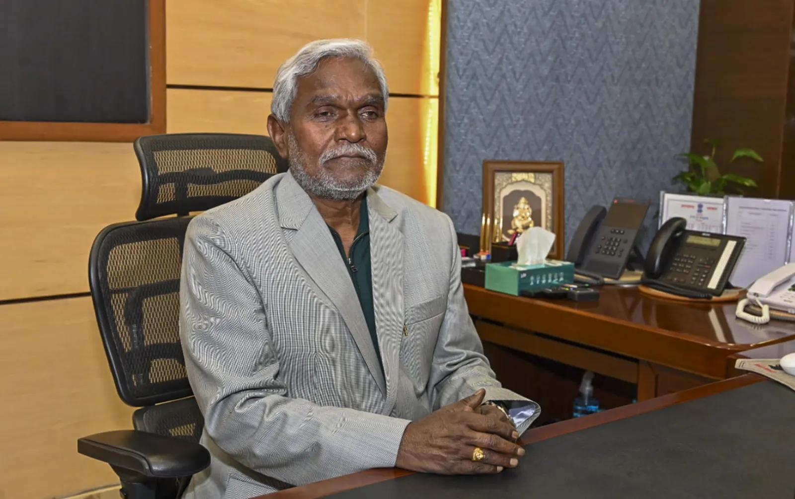 बांग्लादेशी घुसपैठ के कारण आदिवासी समाज के अस्तित्व पर मंडरा रहा संकट : चंपाई सोरेन