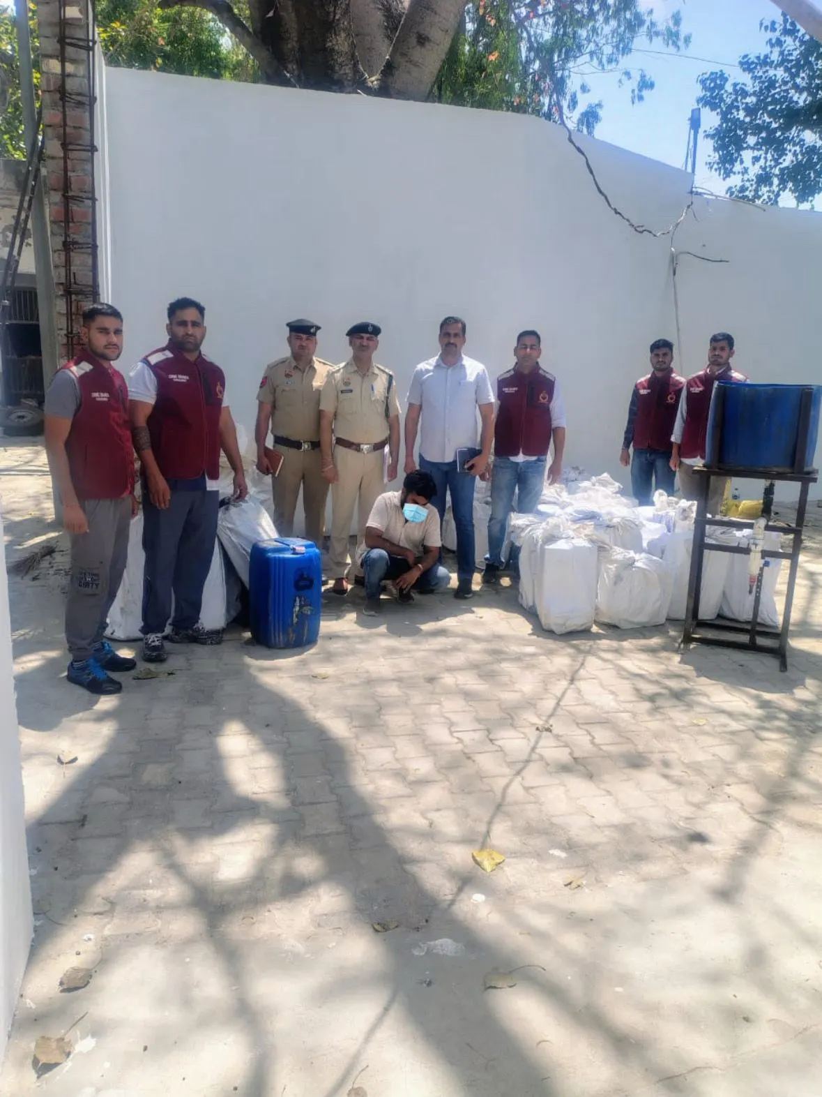 फरीदाबाद : नकली हार्पिक बनाने वाली वर्कशॉप पर छापेमारी, एक गिरफ्तार