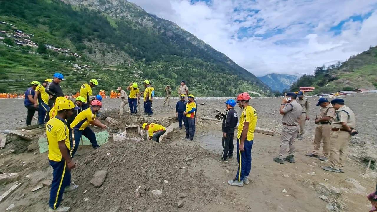 धराली आपदा का आठवां दिनः हर्षिल में भागीरथी में बनी झील से पानी की निकासी के साथ ही लापता लोगों की तलाश में शुरू अभियान में तेजी