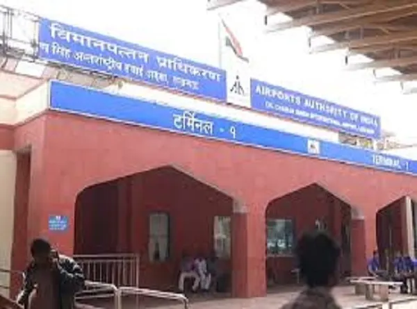 अमाैसी एयरपाेर्ट पर कंबोडियाई महिला यात्री से प्रतिबंधित सैटेलाइट फोन बरामद