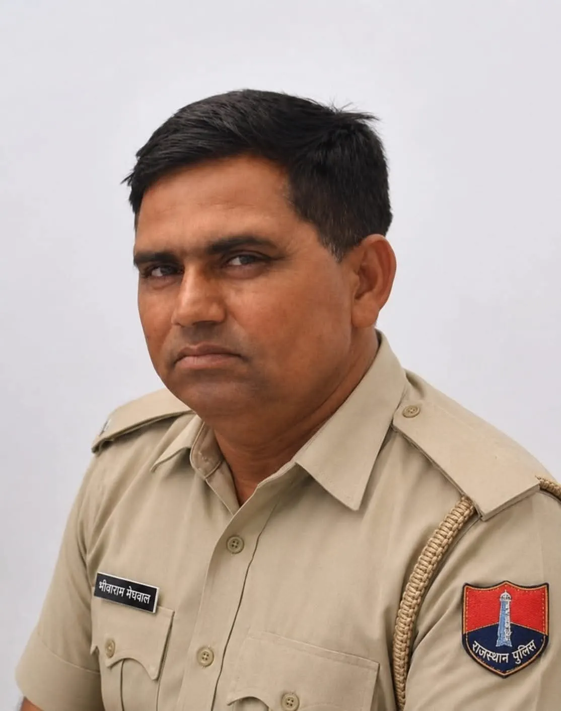 बदमाशों का पीछा करते समय पेड़ से टकराई गाड़ी कॉन्स्टेबल की मौत थानेदार घायल