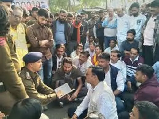 सागर: गल्ला व्यापारी के मुनीम के साथ 15 लाख की लूट, आंखों में मिर्ची पाउडर डालकर बैग छीना, एक आरोपित पकड़ाया