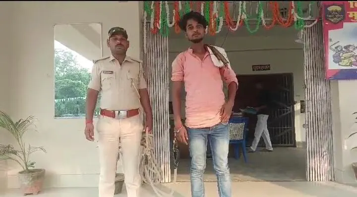 अवैध हथियार और स्मैक के साथ अभियुक्त काे पुलिस ने किया गिरफ्तार
