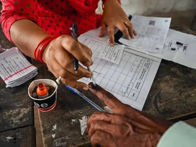 पश्चिम बंगाल में मतदाता सूची के एसआईआर के लिए चार हजार 600 माइक्रो ऑब्जर्वरों का प्रशिक्षण शुरू