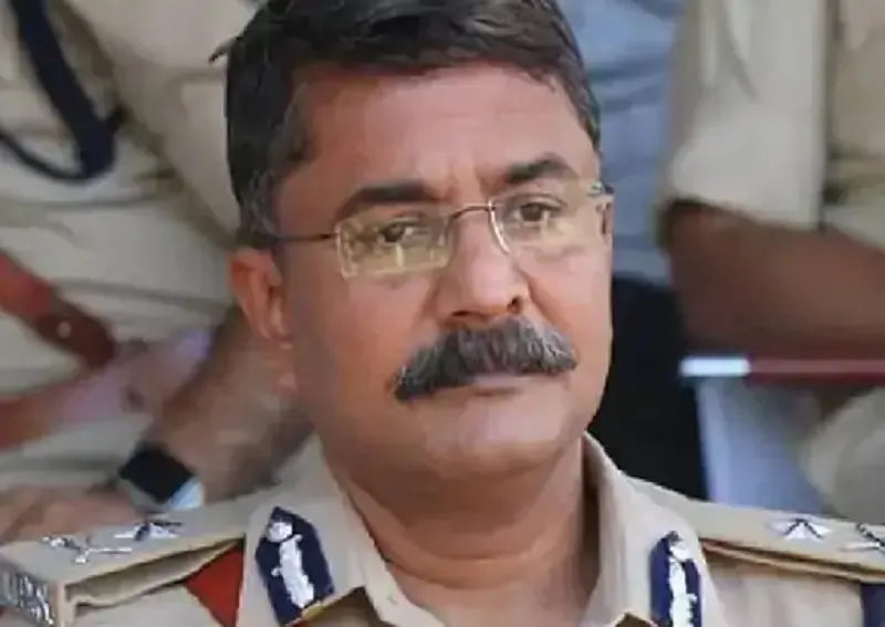 आधी रात को 7 आईपीएस के तबादले, इंदौर पुलिस कमिश्नर राकेश गुप्ता को बनाया गया सीएम का ओएसडी