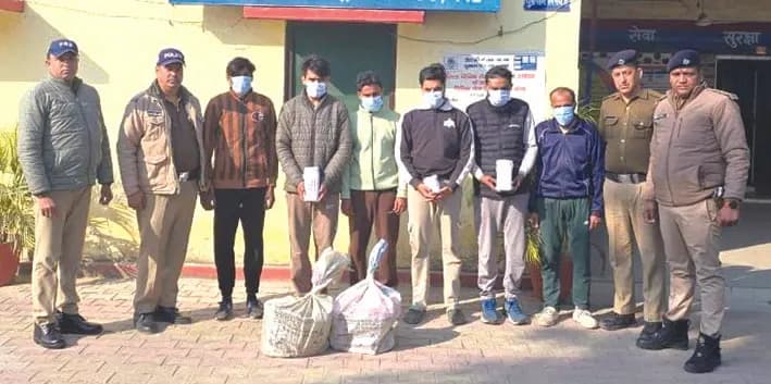 मीट की दुकान पर बेचा जा रहा था गौमांस, छह गिरफ्तार