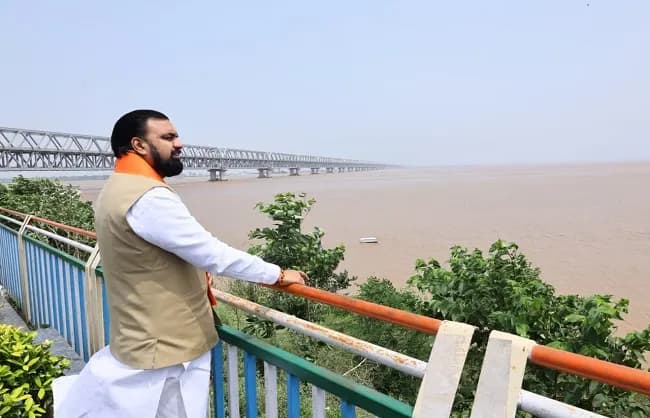 गंगा उफान पर, सम्राट चौधरी ने घाटों का किया निरीक्षण; अफसरों को सतर्क रहने को कहा