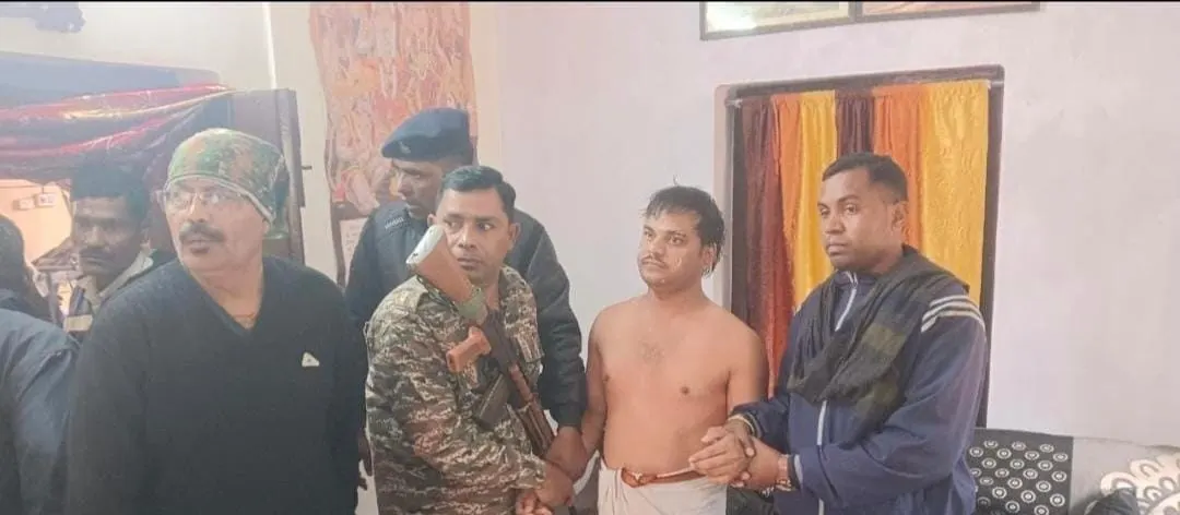 स्कूल का प्रशासी पदाधिकारी 50 हजार रुपये रिश्वत लेते गिरफ्तार