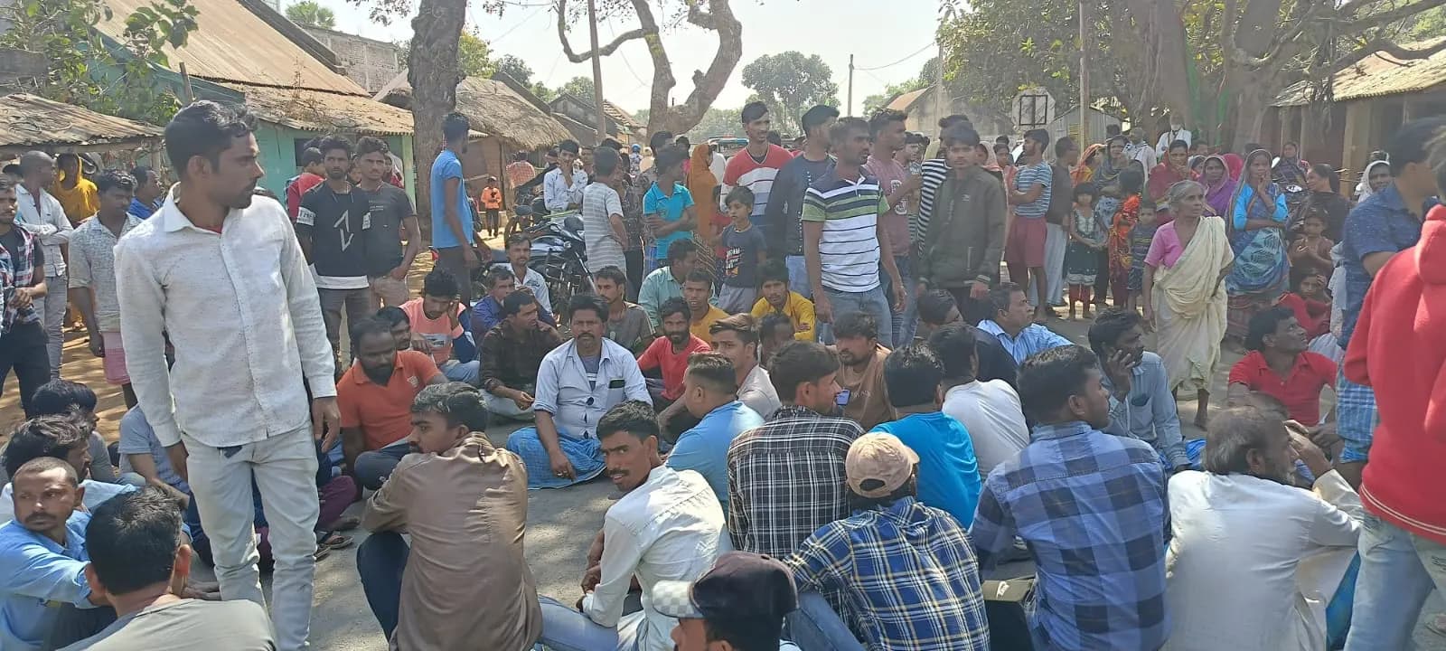 हाईवा के चपेट में आने से युवक की मौत