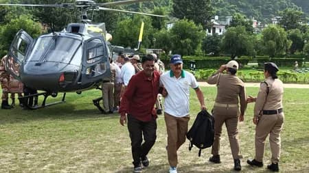 उत्तरकाशी आपदा : धराली में अब तक 367 लोगों का रेस्क्यू, हेलीकॉप्टरों से राहत अभियान तेज