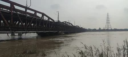 दिल्ली के लिए अगले 72 घंटे अहम, हथिनीकुंड बैराज से पानी छोड़ने के बाद बाढ़ का खतरा बढ़ा