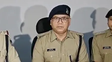 इंदौर पुलिस ने शराब तस्करी का किया खुलासा, ट्रक से भारी मात्रा में शराब बरामद