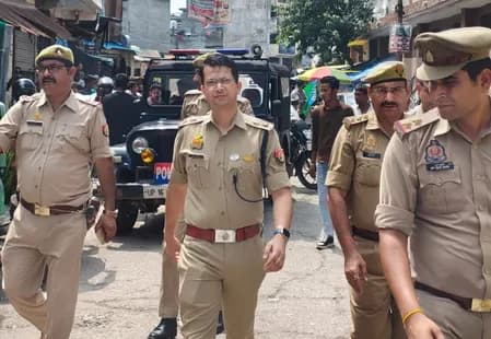 गौतमबुद्धनगर पुलिस ने बारावफात जुलूस की सुरक्षा व्यवस्था का किया गहन निरीक्षण