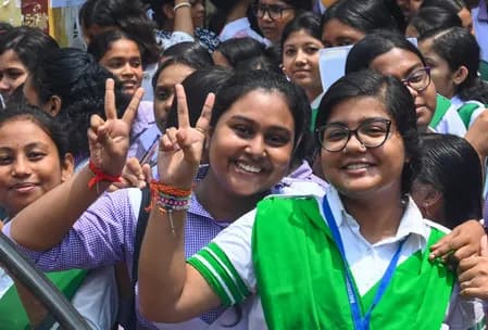 बंगाल में 12वीं के नतीजे घोषित: मुख्यमंत्री सुवेंदु ने छात्रों को दी बधाई, उज्ज्वल भविष्य की कामना की