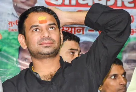 पवन सिंह की बुद्धि और विवेक काम नहीं कर रहा है : तेज प्रताप यादव