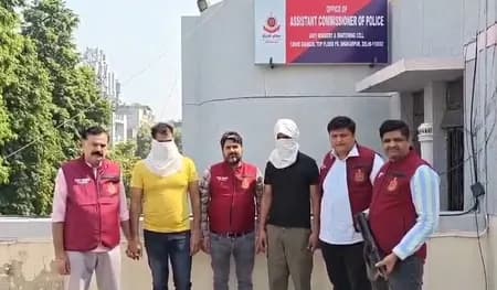 दिल्ली: डुप्लीकेट टूथपेस्ट बनाने वाली फैक्ट्री का भंडाफोड़, दो आरोपी गिरफ्तार