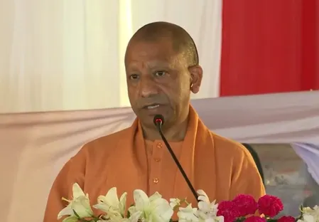 भारत ने राक्षसी वृत्ति को आतंकवाद के रूप में माना, उसके खिलाफ लड़ रहा लड़ाई : सीएम योगी