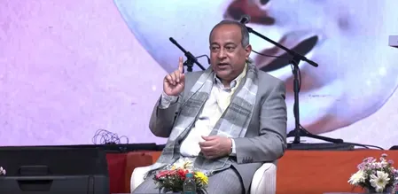 दिल्ली शब्दोत्सव 2026: पर्यावरण संतुलन को बनाए रखने के लिए देसी गायों का संरक्षण बेहद जरूरी: डीके हरि