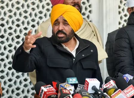 पंजाब: अकाल तख्त जत्थेदार से मिले पंजाब सीएम मान, बोले- "मैं सिख धर्मगुरुओं के फैसले का पालन करूंगा"