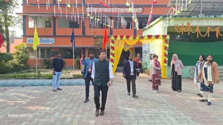 बिहार में कड़ी सुरक्षा के बीच 1762 परीक्षा केंद्रों पर इंटर की परीक्षा शुरू, 13.17 लाख से अधिक परीक्षार्थी होंगे शामिल