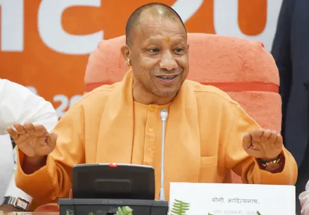 योगी सरकार की 'उत्तर प्रदेश शहरी पुनर्विकास नीति-2026', 25 वर्ष से ज्यादा पुराने प्रोजेक्ट्स को मिलेगी नई जिंदगी
