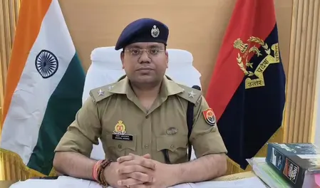 गाजियाबाद : खेत में घायल मिली मासूम की इलाज के दौरान मौत, टॉफी दिलाने के बहाने ले गया था पड़ोसी युवक
