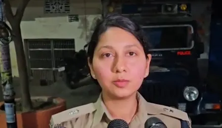 वाराणसी: पुलिस की गिरफ्त में यूपी कॉलेज में गोली चलाने वाला छात्र, 'कॉलेज के बाहर कुछ छात्रों का विरोध प्रदर्शन'
