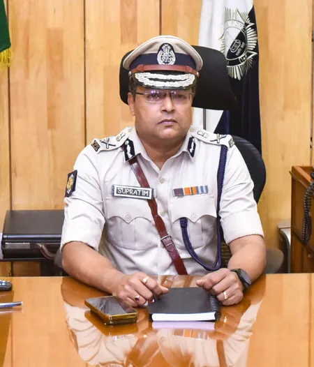 आयोग ने पर्यवेक्षक के रूप में ड्यूटी से राहत देने की कोलकाता के पूर्व पुलिस आयुक्त की याचिका खारिज की