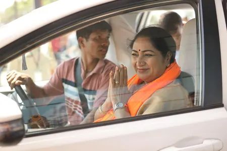 दिल्ली सीएम का बड़ा प्लान, पश्चिम बंगाल में जनसंवाद अभियान शुरू