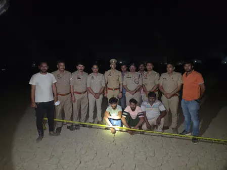 मथुरा में पुलिस और पशु तस्करों में मुठभेड़, तीन बदमाशों के पैर में लगी गोली