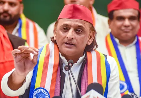 सपा की चुनावी तैयारी तेज, लखनऊ में अखिलेश यादव ने ब्राह्मण नेताओं की अहम बैठक बुलाई
