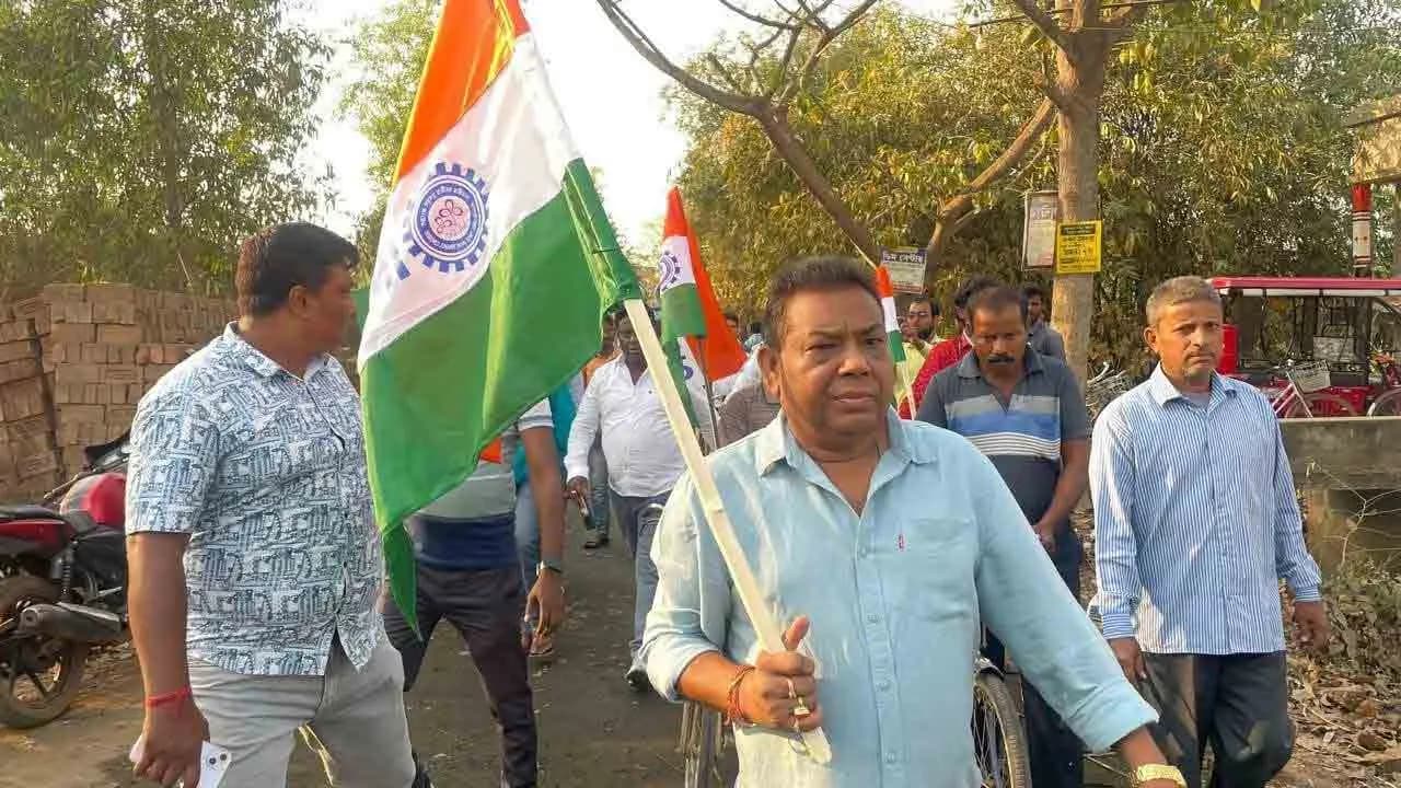 जमीन और फ्लैट कब्जाने के आरोप में पूर्व तृणमूल नेता उत्तम कुंडू पर कार्रवाई