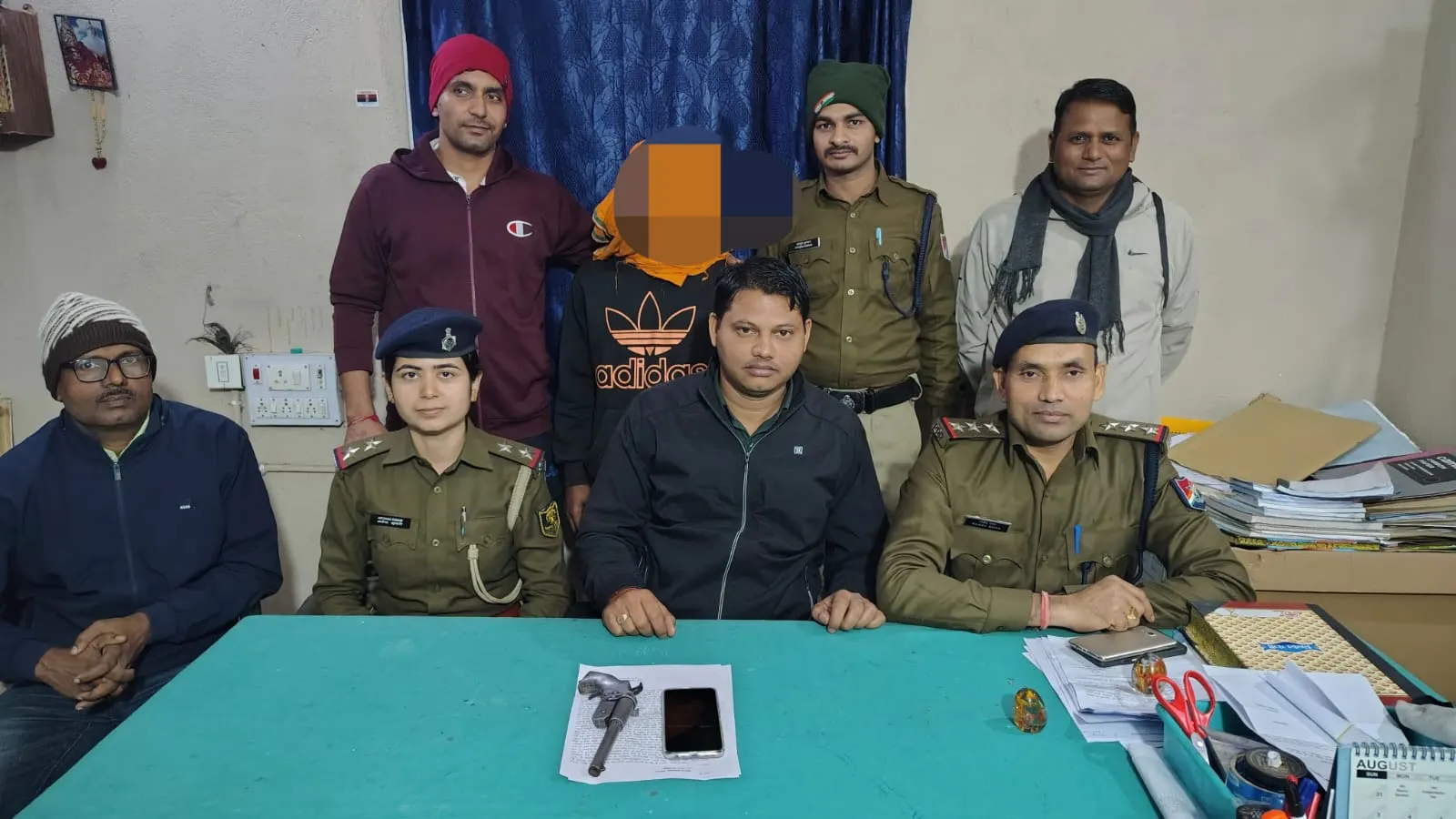 रेलवे स्टेशन पर अवैध हथियार के साथ एक व्यक्ति गिरफ्तार