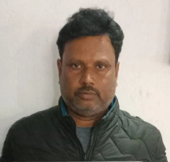 पुलिस ने 81 लाख रुपये की धोखाधड़ी मामले में ठेकेदार काे किया गिरफ्तार