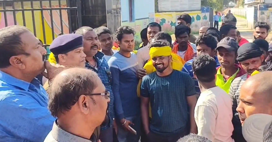 आश्वासन मिलने के बाद 12वें दिन काम पर लौटे सफाई कर्मी