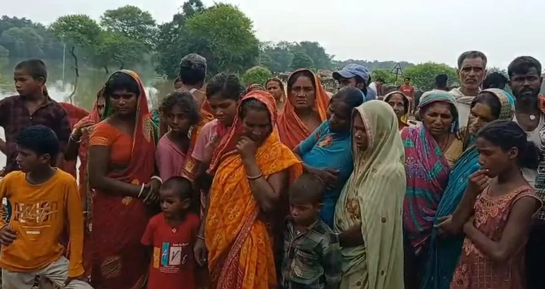 बिहार के भागलपुर में मवेशी का चारा लाने गए वृद्ध की बाढ़ के पानी में डूबने से मौत