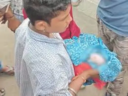 इंदौर के चोइथराम मंडी क्षेत्र में झाड़ियों में पड़ा मिला नवजात का शव, फुटेज खंगाल रही पुलिस