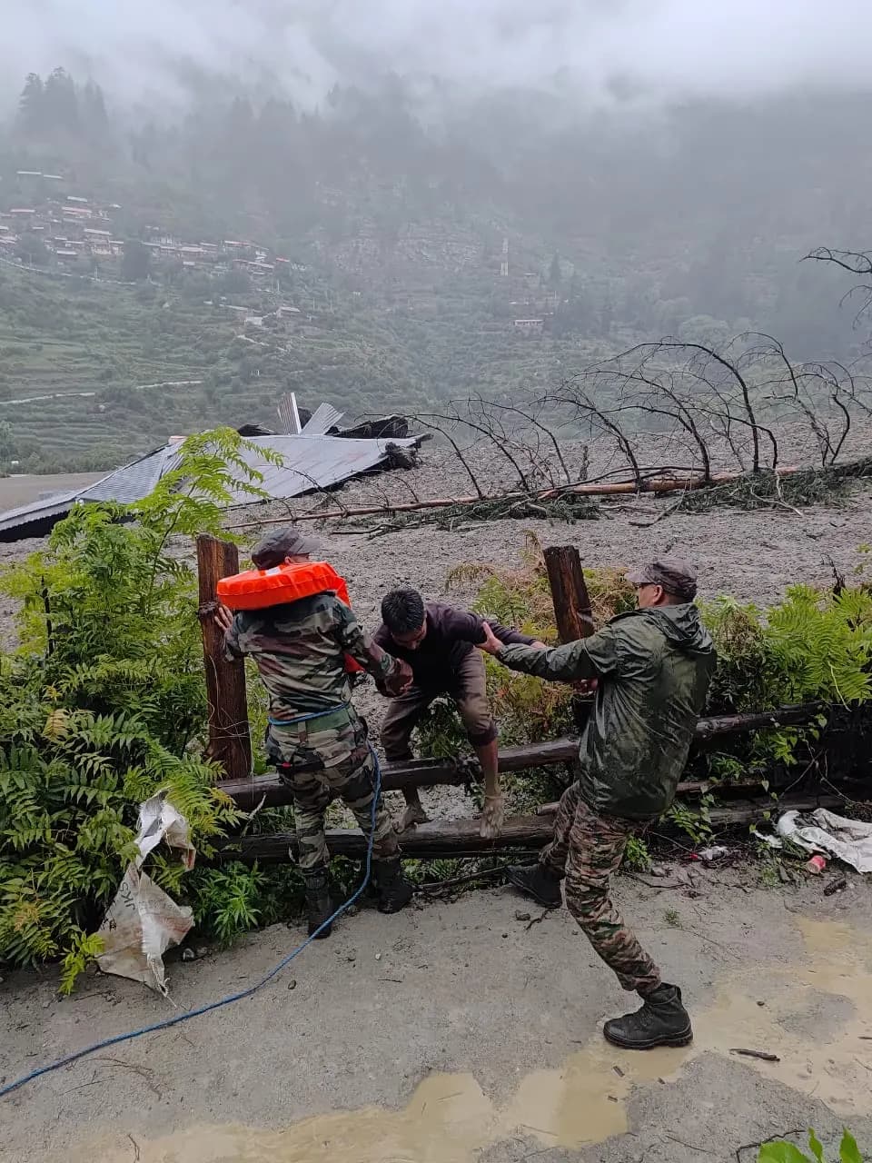 उत्तराखंड के धराली में राहत और बचाव अभियान जारी, शासन ने जारी किए 20 करोड़, राज्य में बारिश का ऑरेंज व यलो अलर्ट