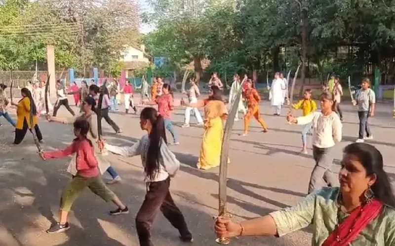 इंदौर में आज 5000 से अधिक महिलाएं करेंगी तलवारबाजी का प्रदर्शन, बनेगा विश्व रिकॉर्ड