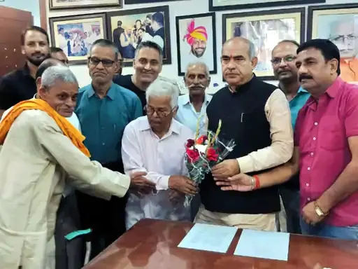 फरीदाबाद में 44 साल बाद लाेगाें काे ईस्ट इंडिया काॅलोनी का मिलेगा मालिकाना हक