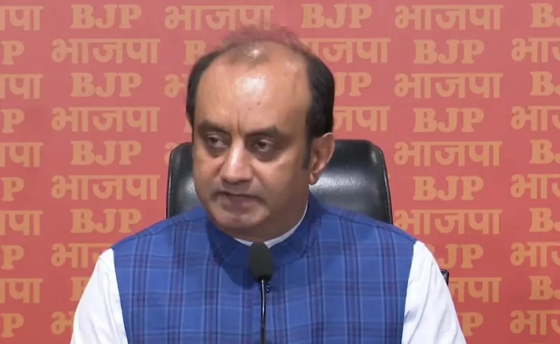 स्कूलों को धमकी में एनजीओ का नाम आने पर भाजपा ने साधा आआपा पर निशाना