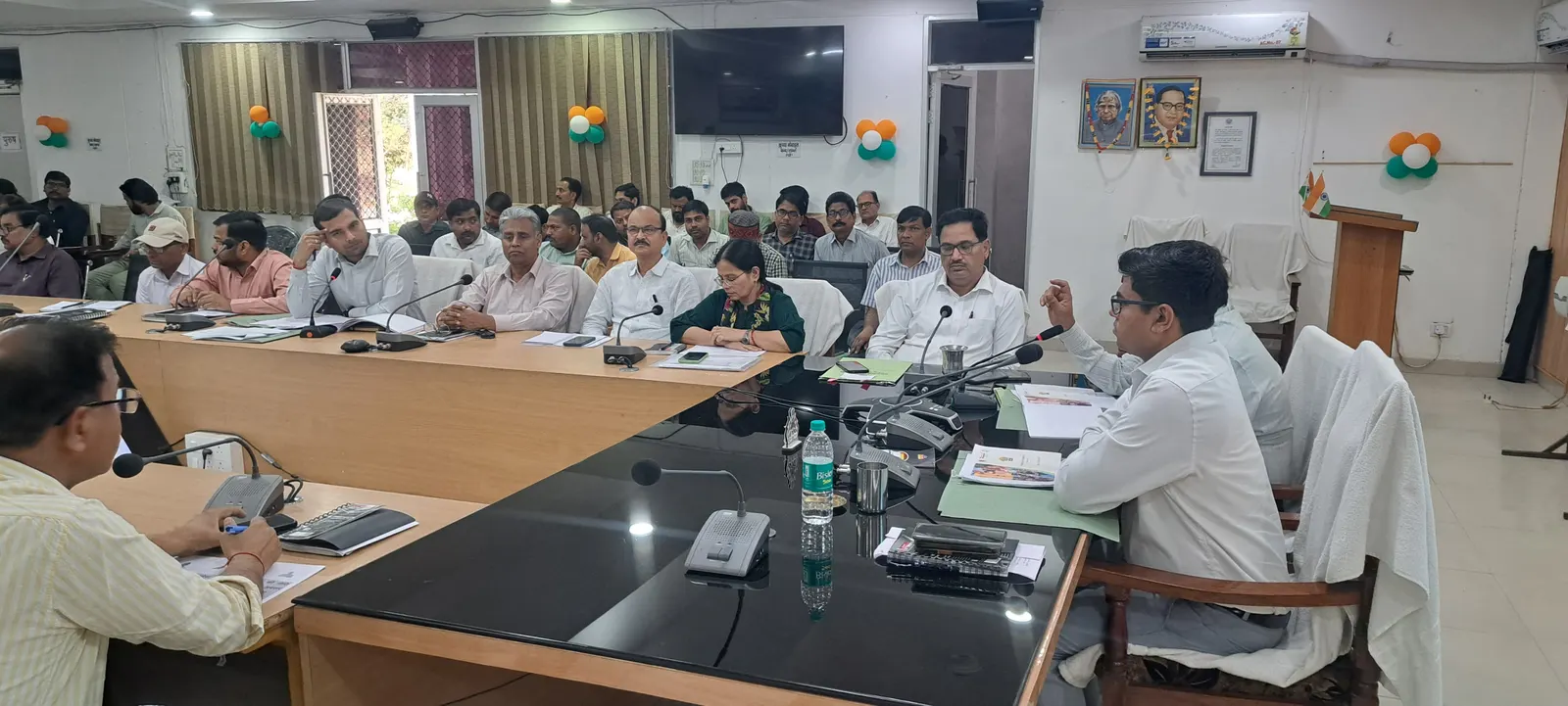 शिकायतों के निस्तारण में असंतुष्ट फीडबैक पर कई अफसरों पर कार्रवाई