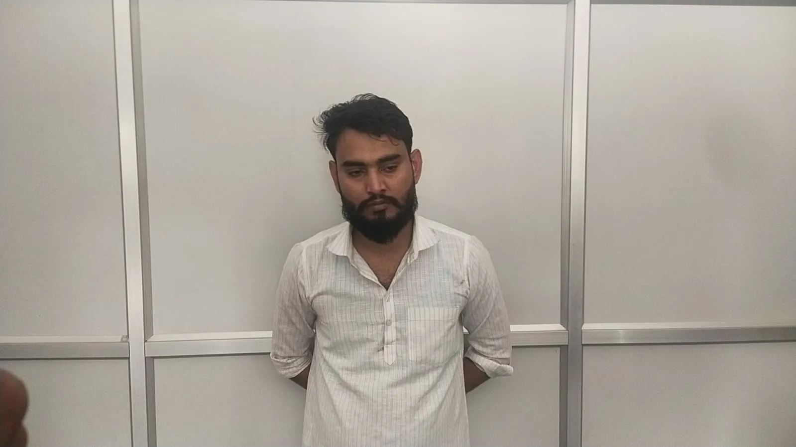 मंगलदीप कॉम्प्लेक्स में फायरिंग मामला : संगठित अपराध में जुड़ा आरोपित गिरफ्तार