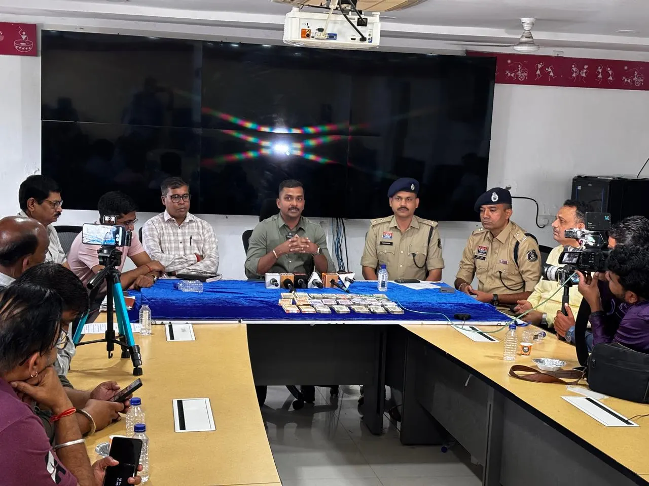 30 घंटे में सुलझी लाखों की चोरी, रायपुर पुलिस ने दो आरोपियों को पकड़ा
