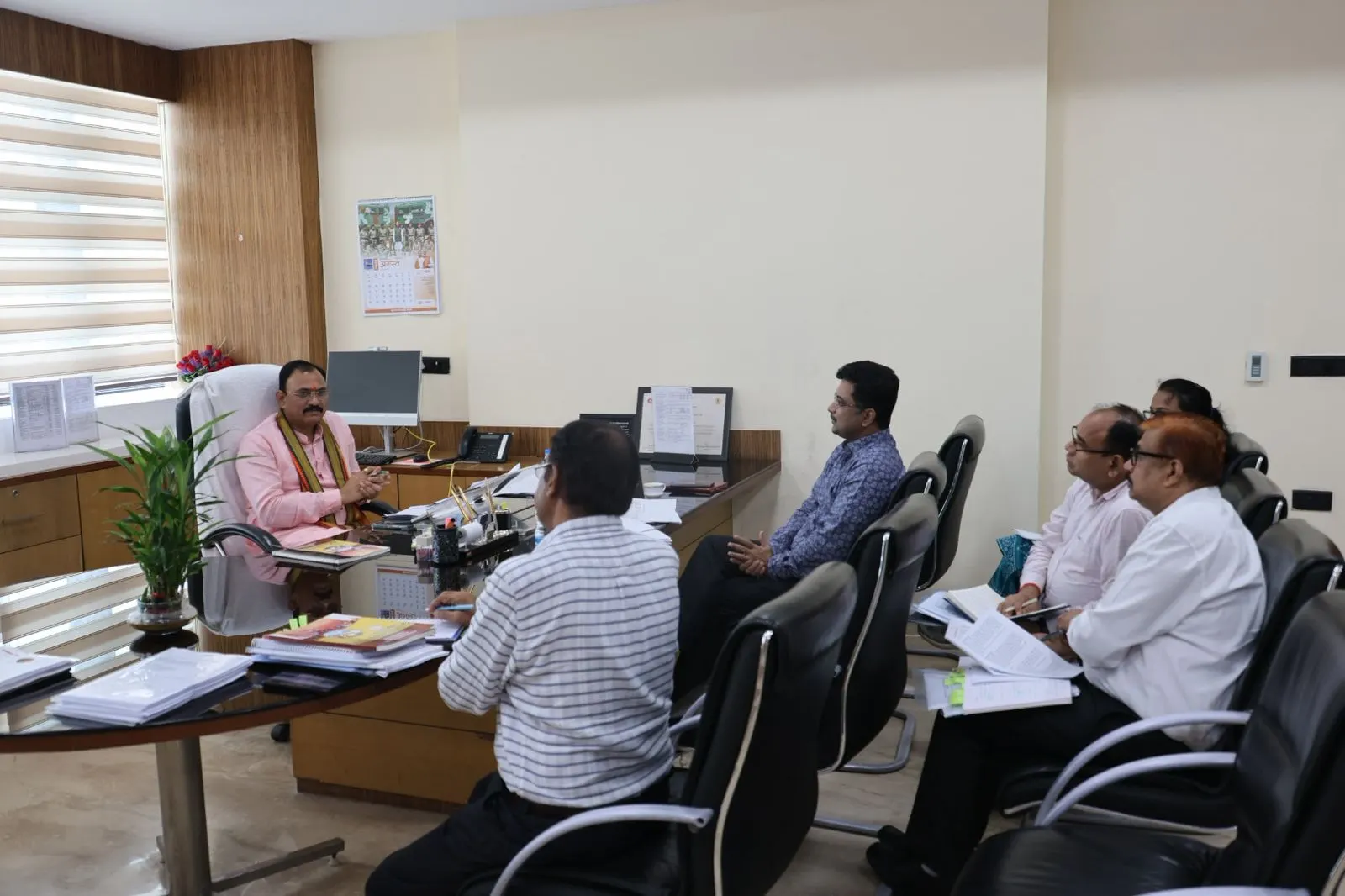 रायपुर : पिछड़ा वर्ग एवं अल्पसंख्यक विकास विभाग की समीक्षा बैठक संपन्न