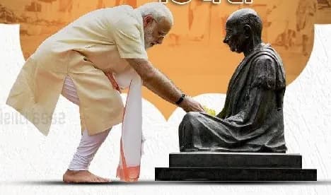 प्रधानमंत्री मोदी ने राष्ट्रपिता महात्मा गांधी को श्रद्धांजलि अर्पित की