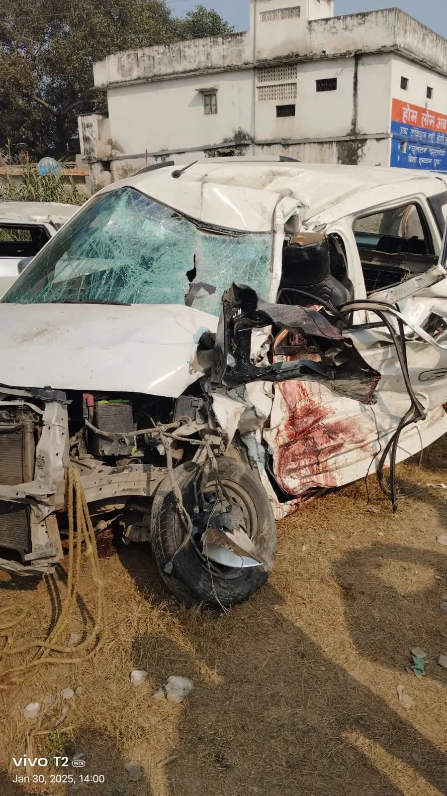 कुंभ मेला से घर लौट रहे पति-पत्नी सहित तीन की सड़क दुर्घटना मे मौत
