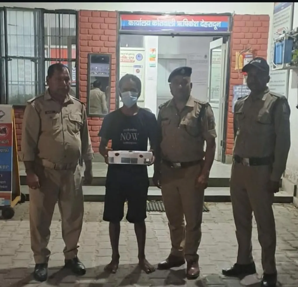 लूट और हत्या मामले में फरार इनामी बदमाश गिरफ्तार